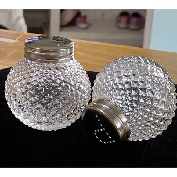 VINTAGE CLEAR GLASS HOBNAIL SALT & PEPPER SHAKERS "S" "P" Caps Vintage - Picture 9 of 12